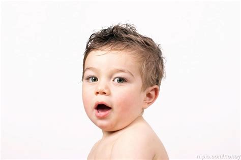 可爱的小男孩肖像-蓝牛仔影像-中国原创广告影像素材