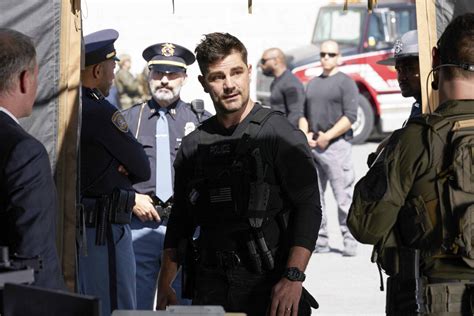 'Mayor of Kingstown': Who Is Robert Sawyer? Meet Hamish Allan Headley’s ...