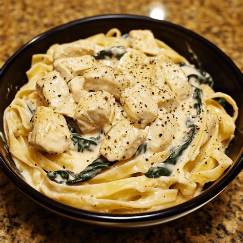 Cheesy Chicken Fettuccine Alfredo with Spinach Delight