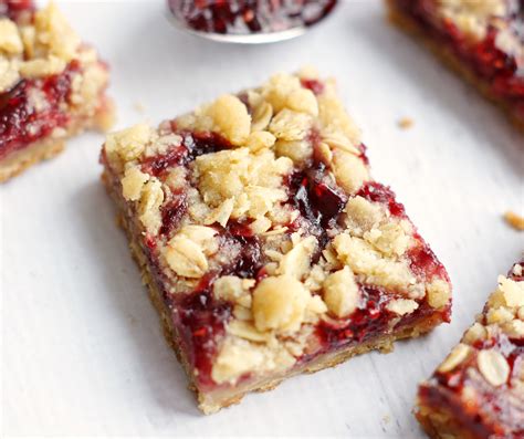 Raspberry Oatmeal Crumble Bars – 5 Boys Baker