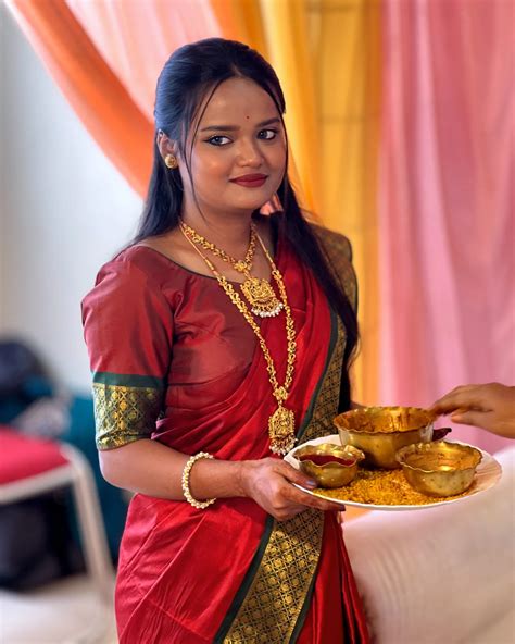 w o r s h i p | kahaan se khareedi aisi BAKWAS dictionary ? | Instagram