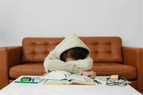 Why Do People Talk In Their Sleep? | Visionfull Brand
