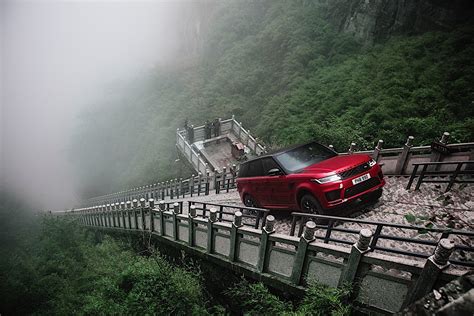 Range Rover Sport PHEV Climbs 999 Steps to Heaven’s Gate - autoevolution