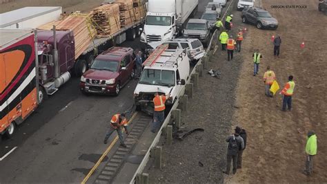 Pileup of cars in massive crash on I-5 in Oregon | kgw.com