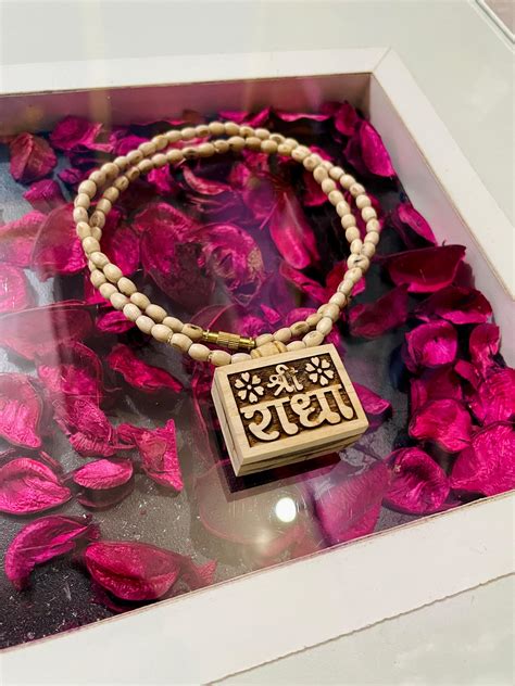 Bhaktmal Tulsi Locket - The Vrinda Store