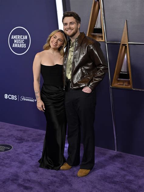 AMAs 2025 Celebrity Couples on the Red Carpet at American Music Awards ...