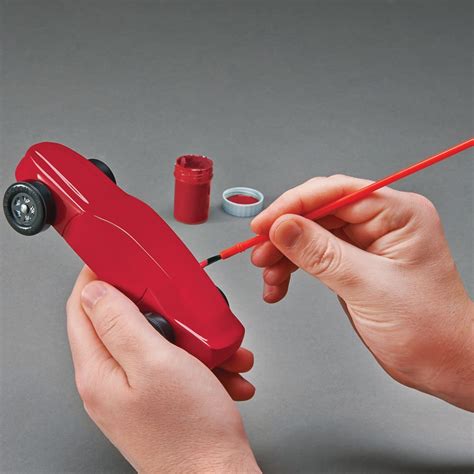 Revell 2015 Ford Mustang GT Trophy Pinewood Derby Vehicle Kit: Buy ...