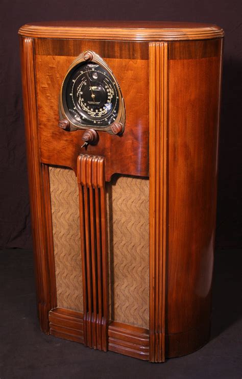 Vintage radio, Vintage radio cabinet, Antique radio cabinet