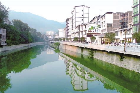天然大氧吧中的小溪流 - 中国国家地理最美观景拍摄点