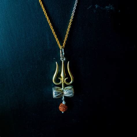 Trishul Pendant | Sheetal Zaveri by Vithaldas