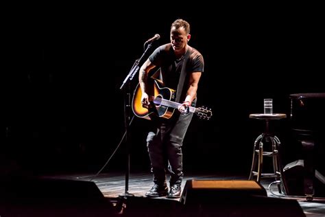 Bruce Springsteen Tour 2022 : Dates, Tickets & Concert Schedule - Vocal Bop