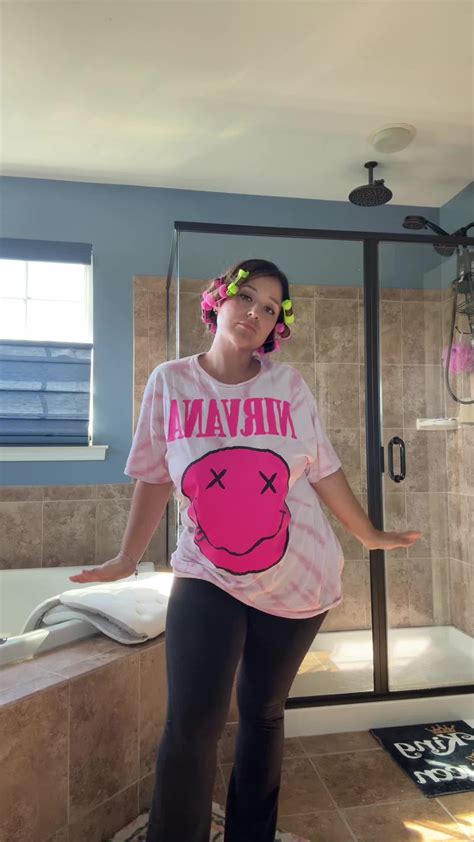 Cherr.Bearr22 (@cherr.bearr22) - Urlebird