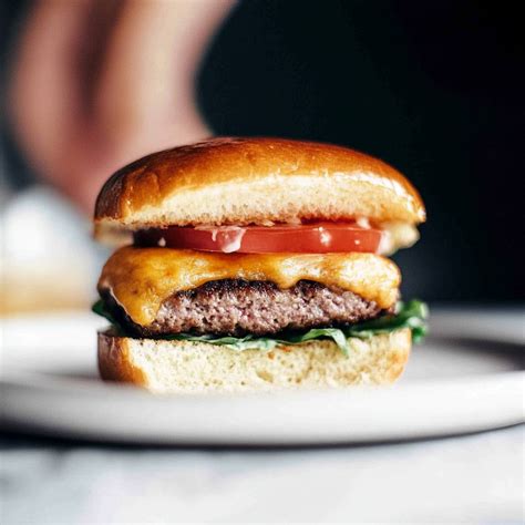 The Ultimate Juicy Lucy Recipe: Cheese-Stuffed Burger Heaven - Dave's Grill