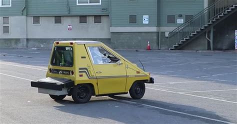 Video: YouTubers Simone Giertz and William Osman turn a car into the ...