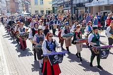 verkaufsoffener sonntag uelzen buntes fr 252 hlingsfest in uelzen verkaufsoffener sonntag verkaufsoffener sonntag uelzen buntes fr 252 hlingsfest in uelzen verkaufsoffener sonntag