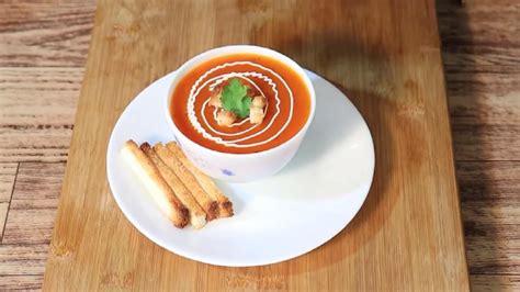 Soup Recipe: सर्दियों में पिएं गरमागरम गाजर का सूप, नोट कर लें बनाने का ...