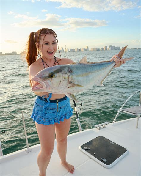 Isla Moon (@the.isla.moon) • Instagram photos and videos