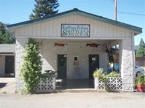 FOREST LODGE MOTEL (Happy Camp) - Motel Reviews, Photos, Rate ...