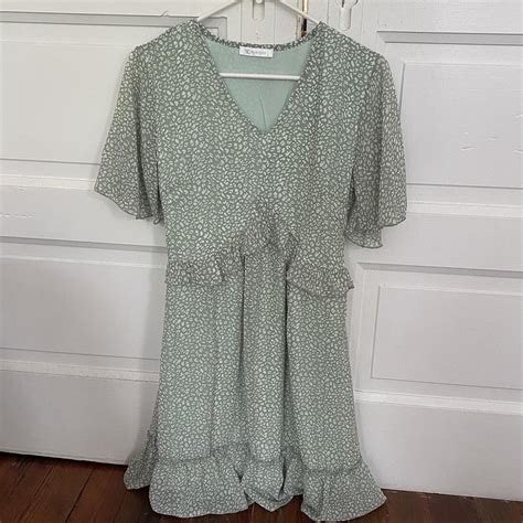 Green spring dress, perfect for church or family... - Depop