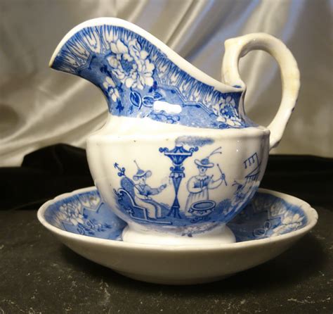 Beautiful antique Dutch Delft chinaware on Vinterior