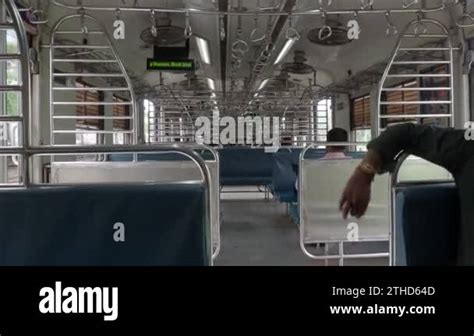 Mumbai Local Train Coach 的图像结果