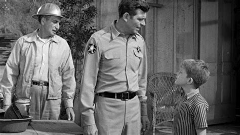 Watch The Andy Griffith Show Season 4 Episode 15: Aunt Bee The Crusader ...