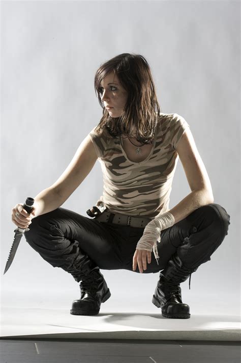 Human action poses | Crouching action pose, Dynamic crouching pose ...