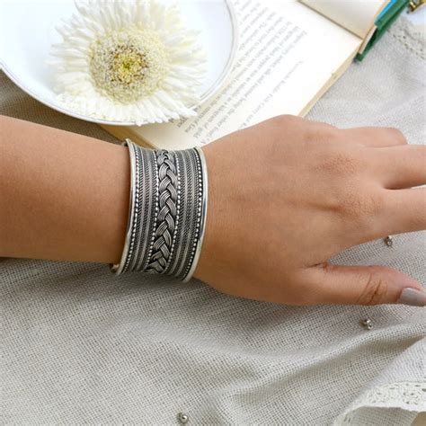 BRACELETS & BANGLES – Teejh