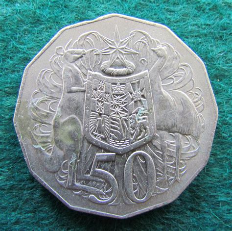 Australian 1973 Coat Of Arms 50 Cent Queen Elizabeth Coin - Circulated ...