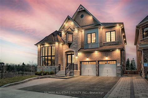 255 Baker Hill Boulevard, Whitchurch-Stouffville, ON L4A 4P8