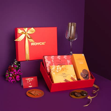 Berry Nutty Surprise Gift Box | Luxury Gift Hampers | ROYCE' Chocolate ...