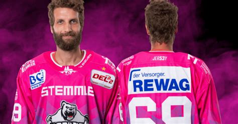 DEL2: Eisbären Regensburg setzen beim „Pinktober“ Statement gegen ...