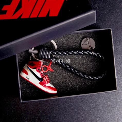 车祸买什么礼物好最新素材