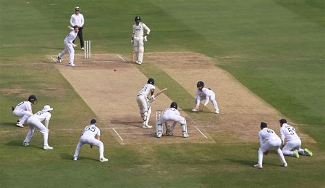 Cricket Fielding Positions Explained: 11 Players Breakdown!