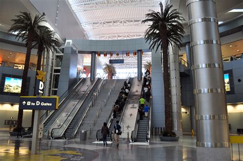 Las Vegas Harry Reid International Airport: What Lounges Are There ...