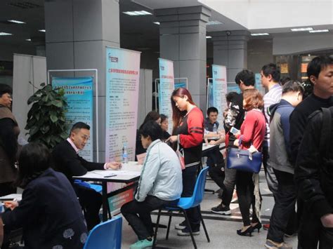 虹口区构建“15分钟就业服务圈”，437名长期失业青年实现就业 - 周到上海