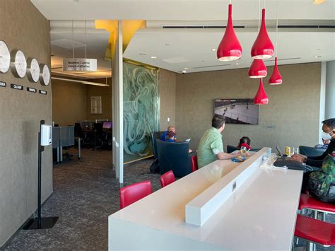 Air Canada Winnipeg Maple Leaf Lounge Review - YWG [2024]