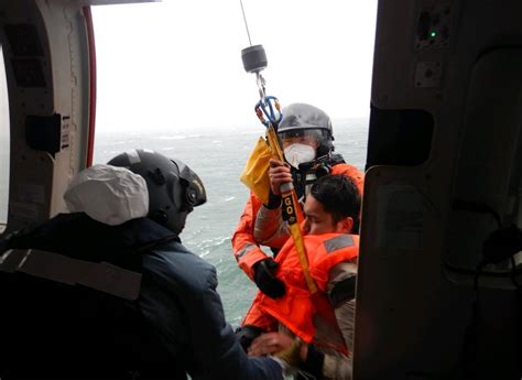 国际邮轮游客受伤救助直升机出动救援-中国民航网