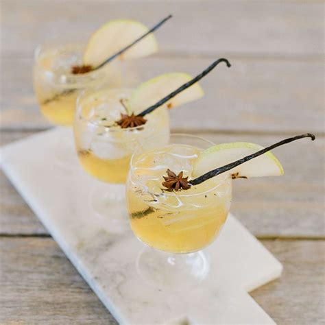 What is a good signature drink for a wedding | Honestweddingadvice.com