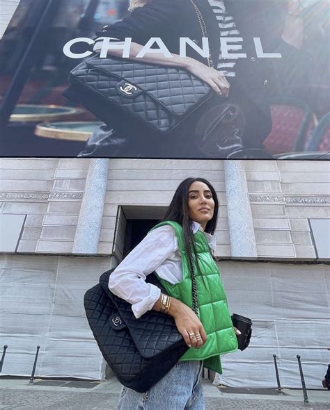 Chanel XXL Travel Flap Bag Review | Glam & Glitter