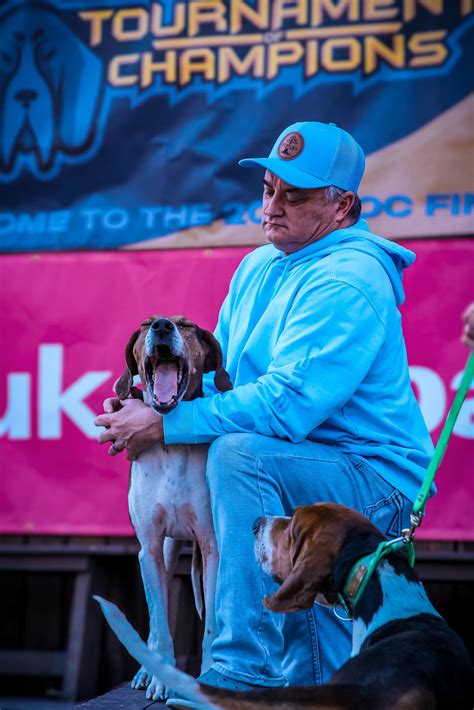 UKC Coonhounds - 8/30/19 Tonight at Autumn Oaks, UKC's Allen Gingerich ...