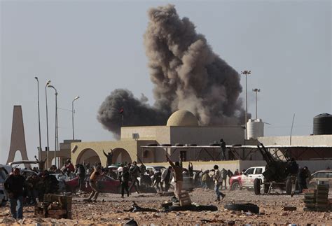 Libyan warplanes strike rebels at oil town Ras Lanouf - syracuse.com