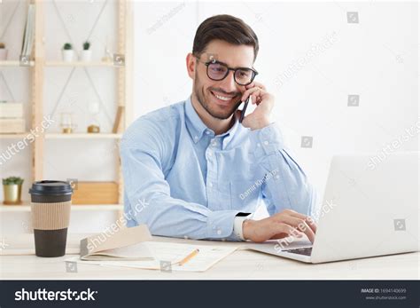 Business Man with Glasses 的图像结果