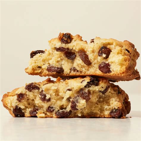 Oatmeal Raisin Cookies by Levain Bakery | Goldbelly
