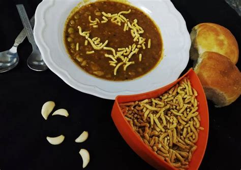Sev usal Recipe by Vid'zz Batra - Cookpad