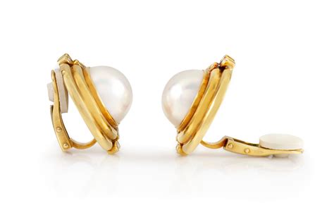 Tiffany and Co 18 Karat Pearl and Diamonds Round Earrings at 1stDibs ...