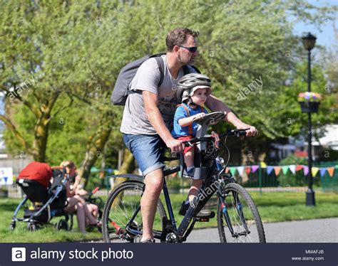 Kids Cycling 的图像结果