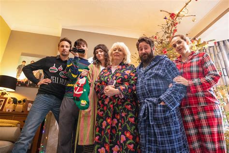 How to watch Here We Go: Mum's Classic Family Christmas in the US on ...