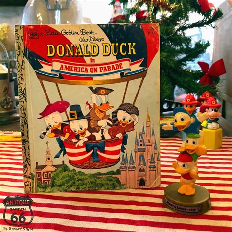 【送料込】70s USA 絵本 Donald Duck in America on Parade ドナルド アメリカ 歴史 ゴールデンブック ...
