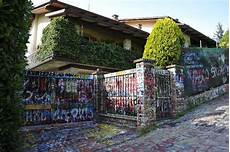 casa di vasco a zocca emilia romagna tour nelle citt 224 di ligabue vasco e casa di vasco a zocca emilia romagna tour nelle citt 224 di ligabue vasco e
